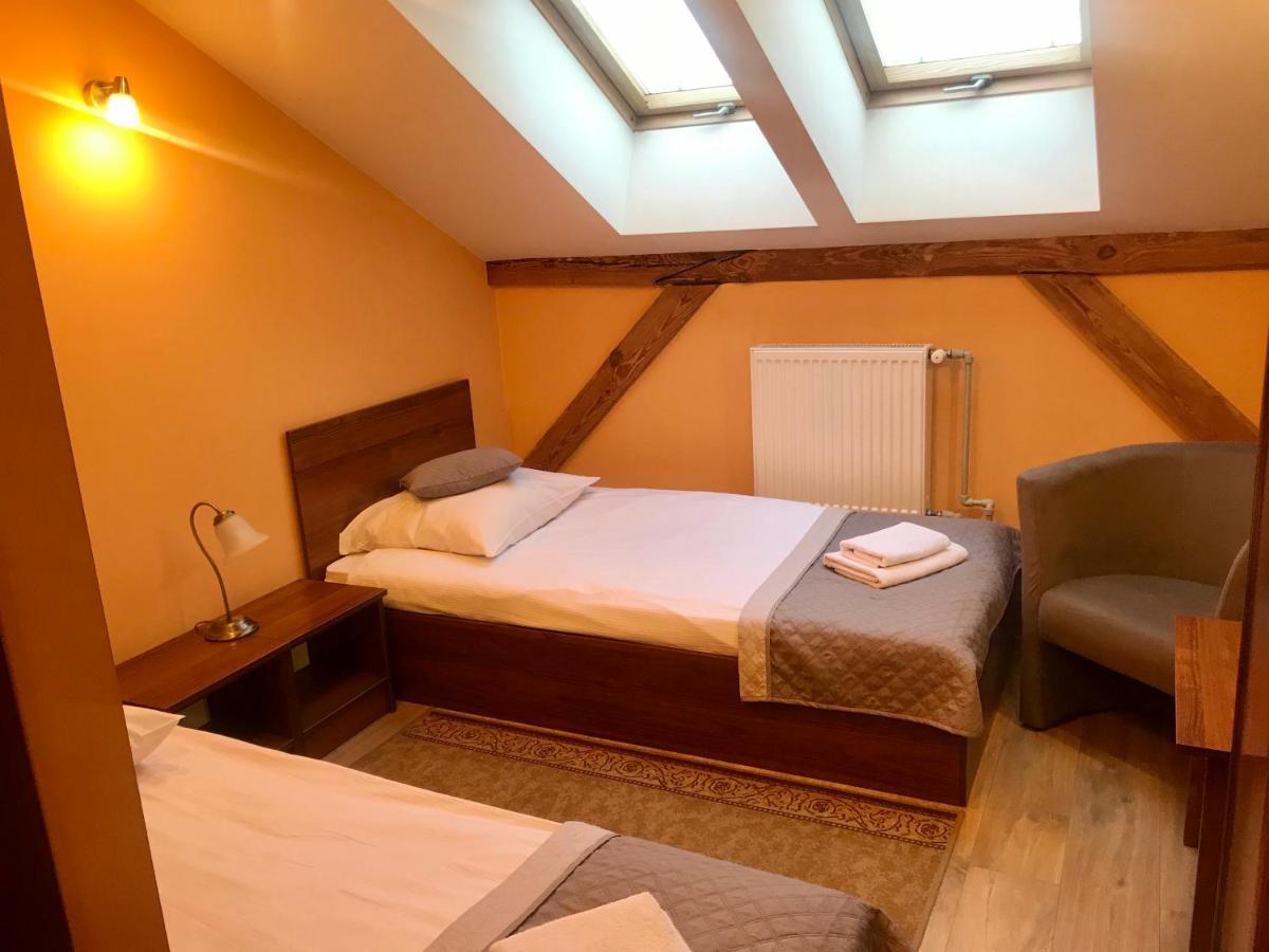 Hotelik Polonia Łowicz エクステリア 写真