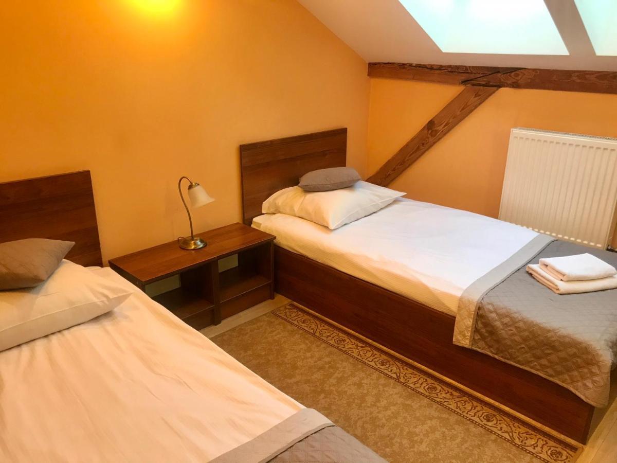 Hotelik Polonia Łowicz エクステリア 写真