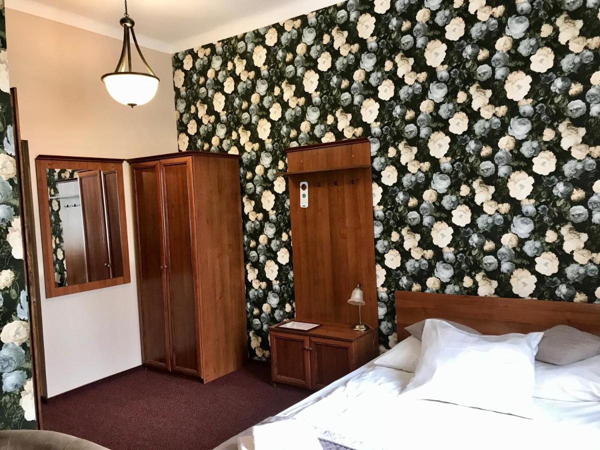Hotelik Polonia Łowicz エクステリア 写真