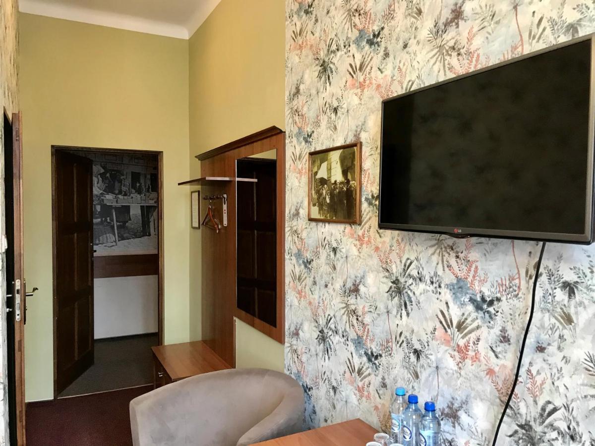 Hotelik Polonia Łowicz エクステリア 写真
