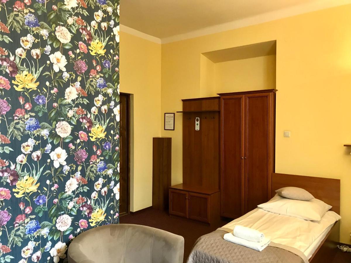 Hotelik Polonia Łowicz エクステリア 写真